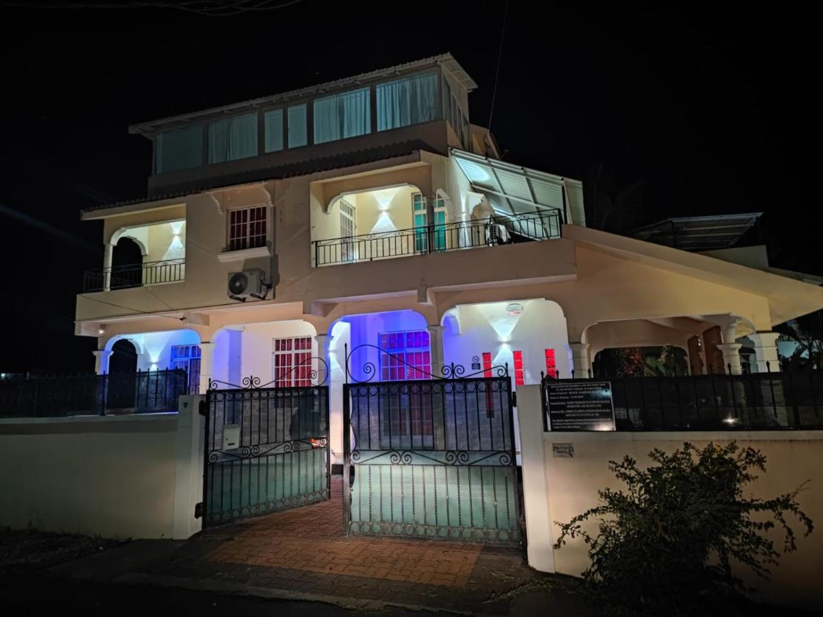 Villa L'Or With Private Pool Flic en Flac Exterior photo
